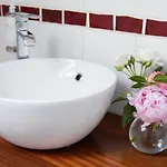Le Manoir De Juganville Bed & Breakfast 3*